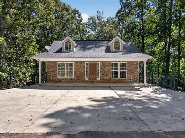 825 Rue Fluer De Lis, Lavonia, GA 30553