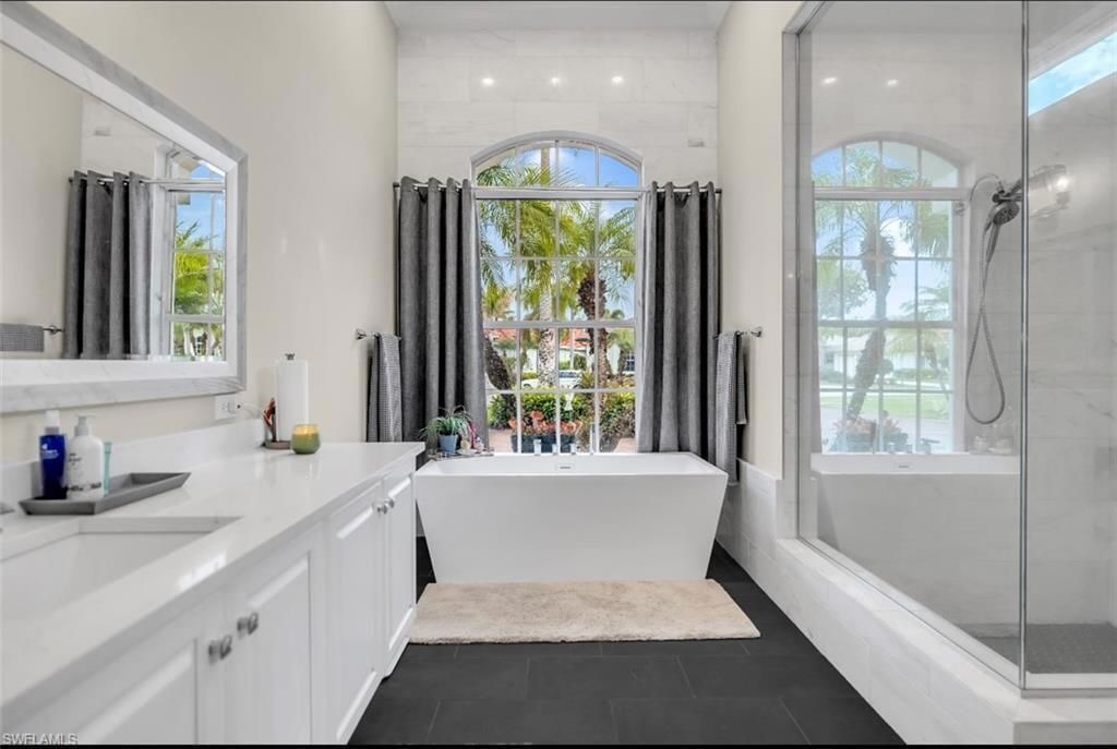 2721 Olde Cypress Drive, Naples, FL 34119 Photo