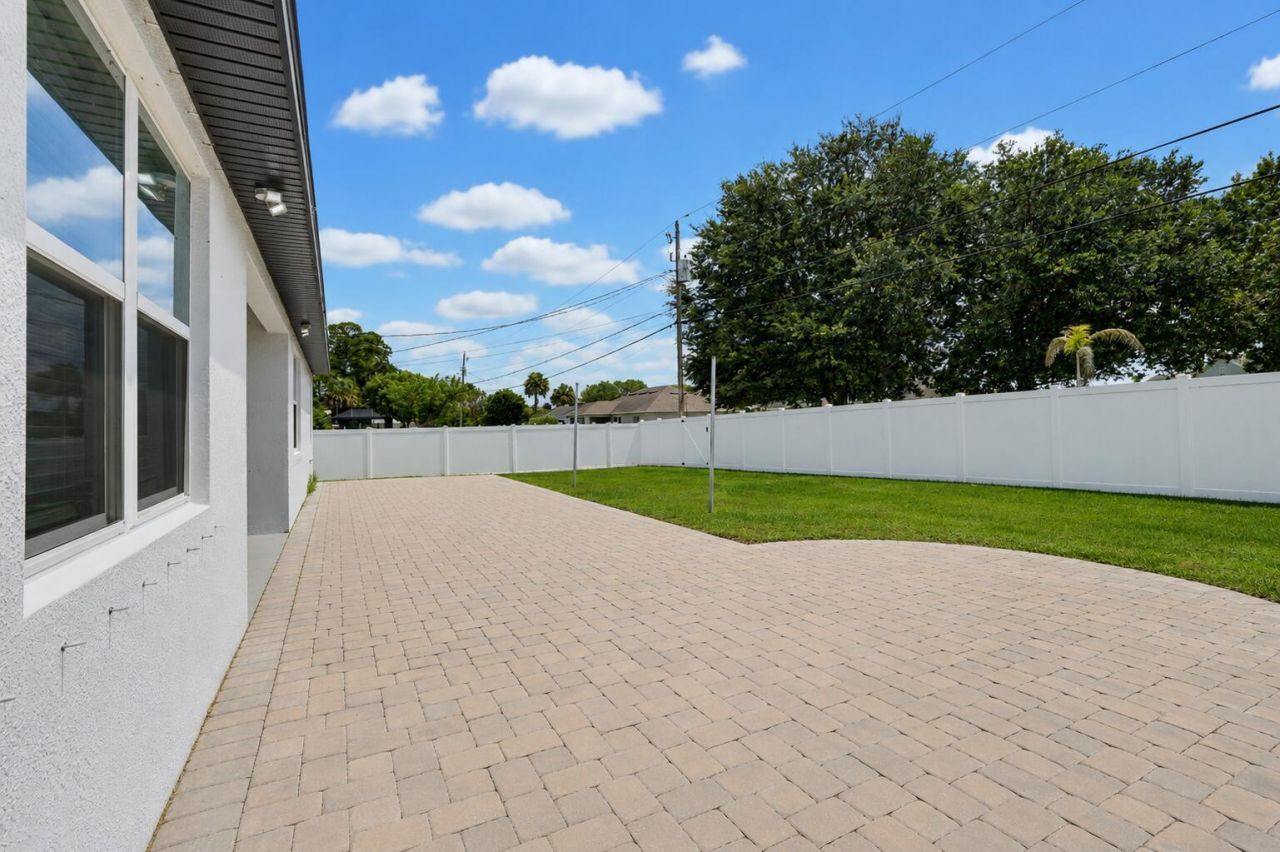 2384 SW Salmon Road, Port Saint Lucie, FL 34953 Photo