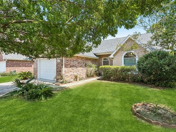 805 CARONDELET Street , Mandeville, LA 70448