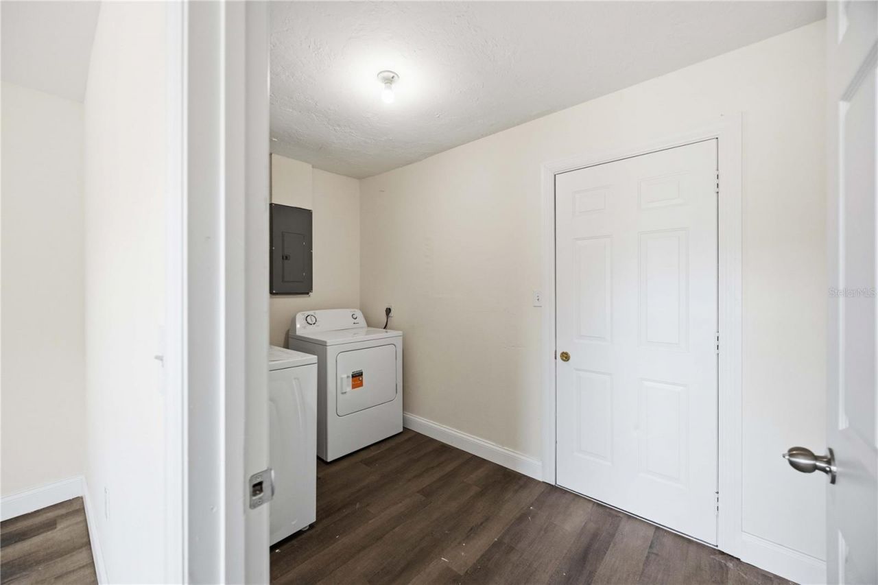 3012 Clay Circle, Sarasota, FL 34234 Photo