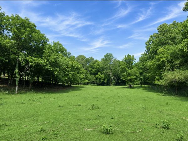 1820 New Highway 7 , Unit B, Columbia, TN 38401