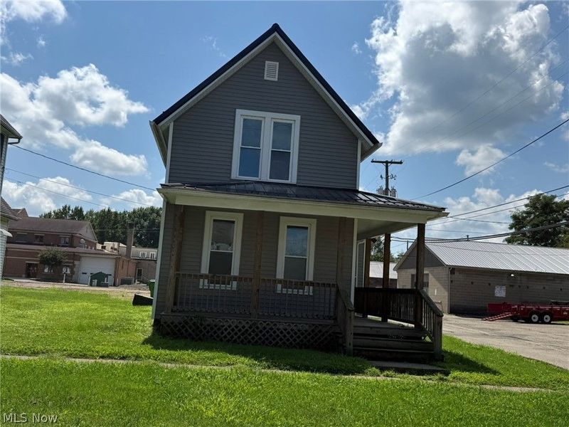 327 Locust Street, Coshocton, OH 43812 Photo 2