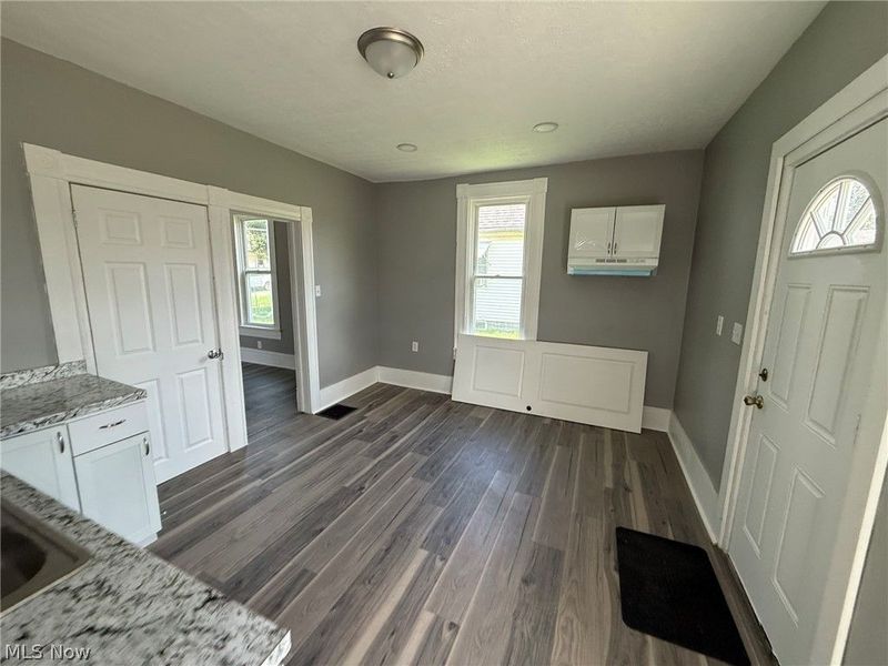 327 Locust Street, Coshocton, OH 43812 Photo 7