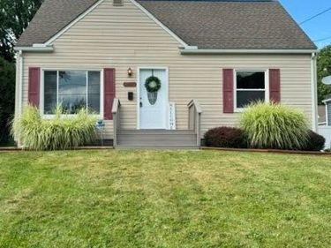 715 E Catawba Avenue, Akron, OH 44306
