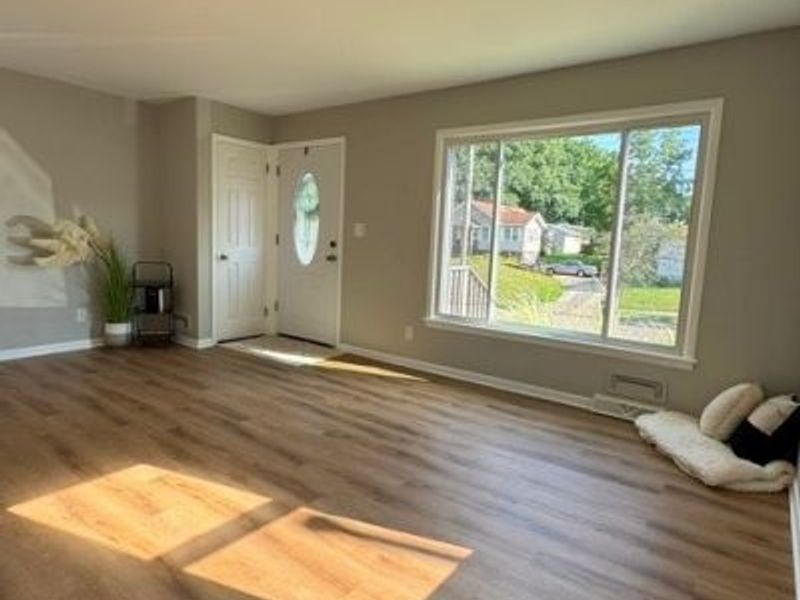 715 E Catawba Avenue, Akron, OH 44306 Photo 2