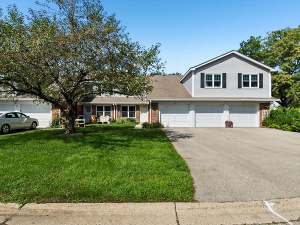 45 Willow Circle , Cary, IL 60013