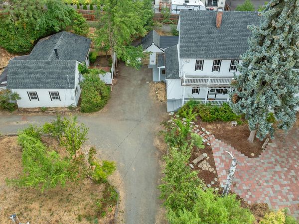 540 E California Street, Jacksonville, OR 97530