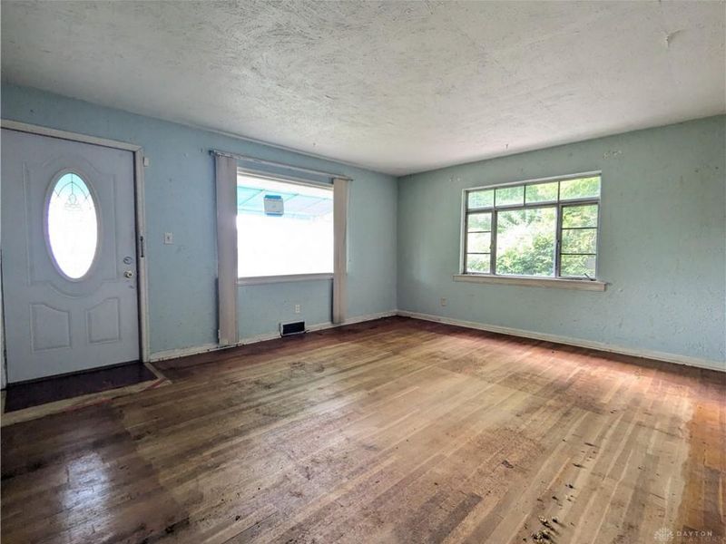 236 W Singer Street, Springfield, OH 45506 Photo 2