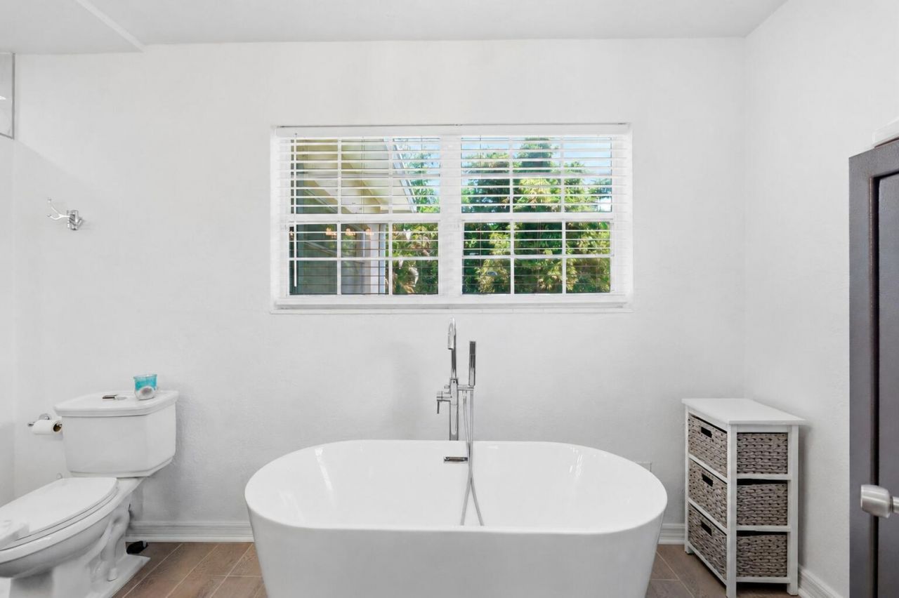 156 Granada Drive, Palm Springs, FL 33461 Photo