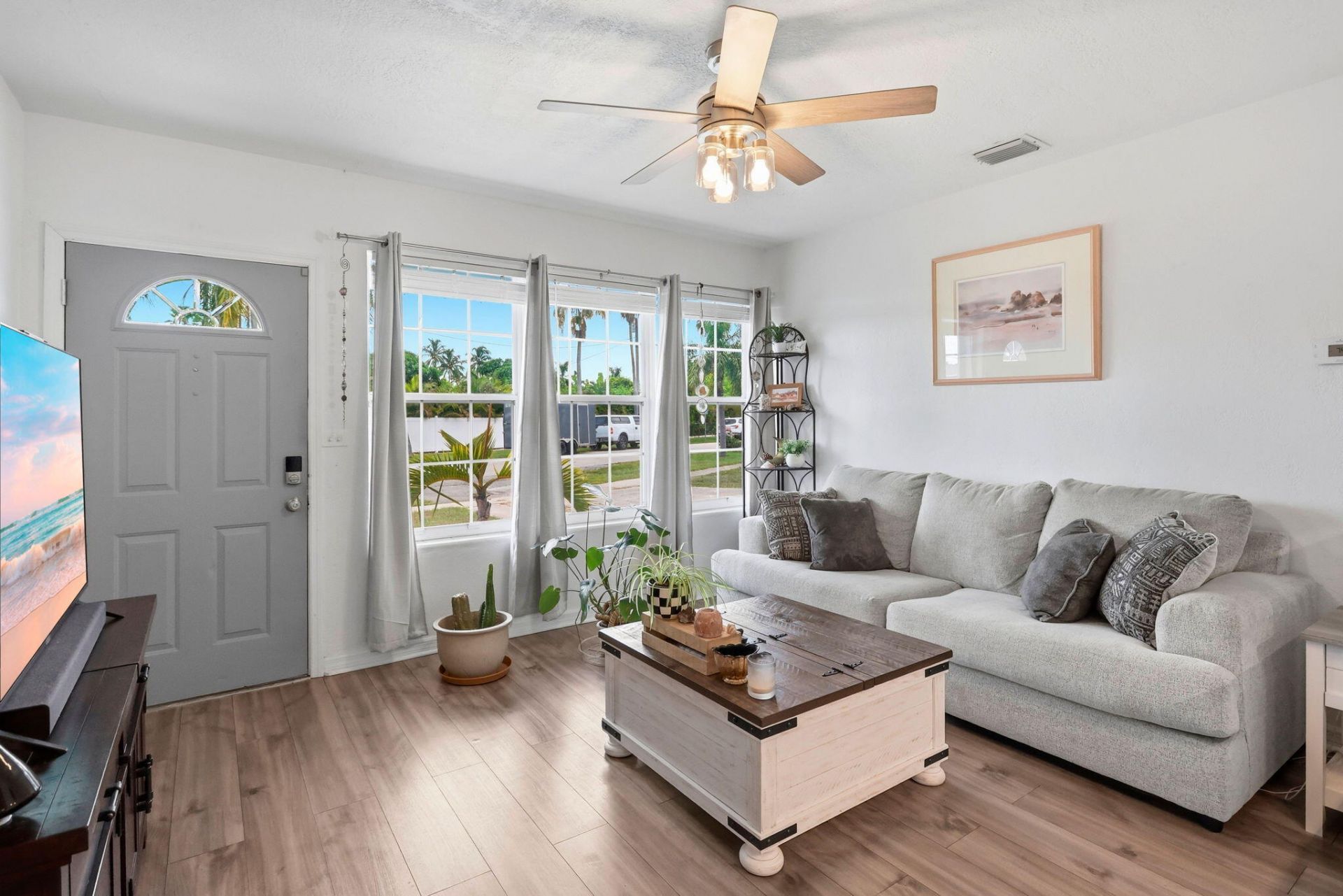 156 Granada Drive, Palm Springs, FL 33461 Photo