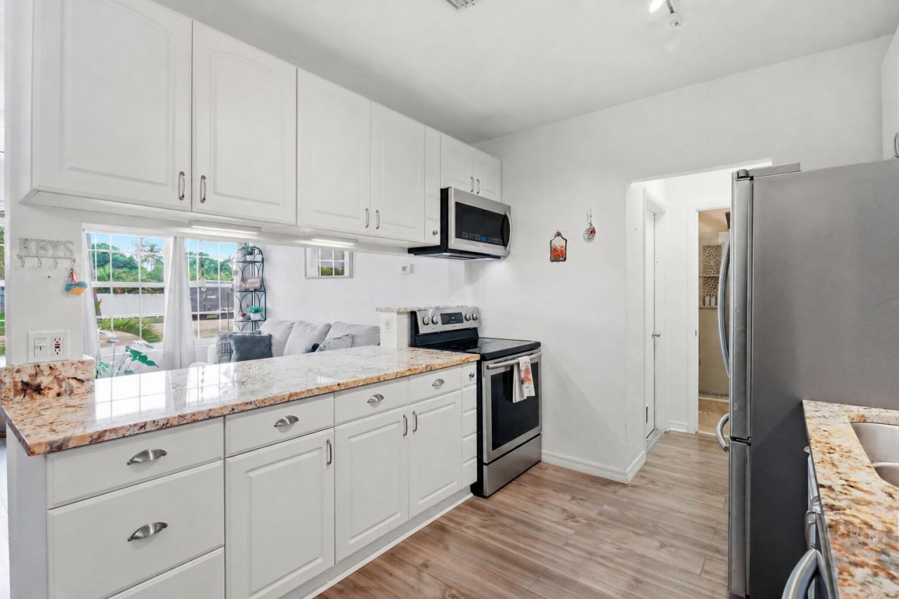 156 Granada Drive, Palm Springs, FL 33461 Photo