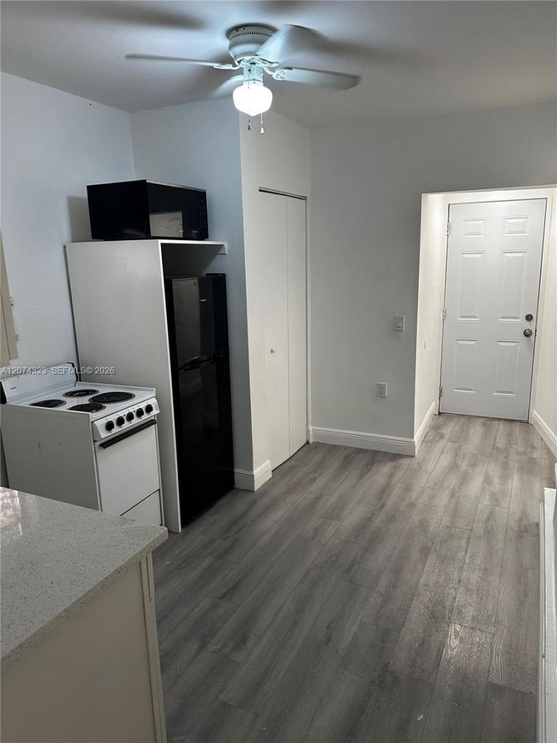100 SW 18th Ct , Unit 2, Miami, FL 33135 Photo