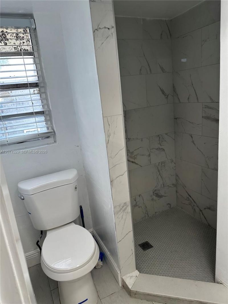100 SW 18th Ct , Unit 2, Miami, FL 33135 Photo