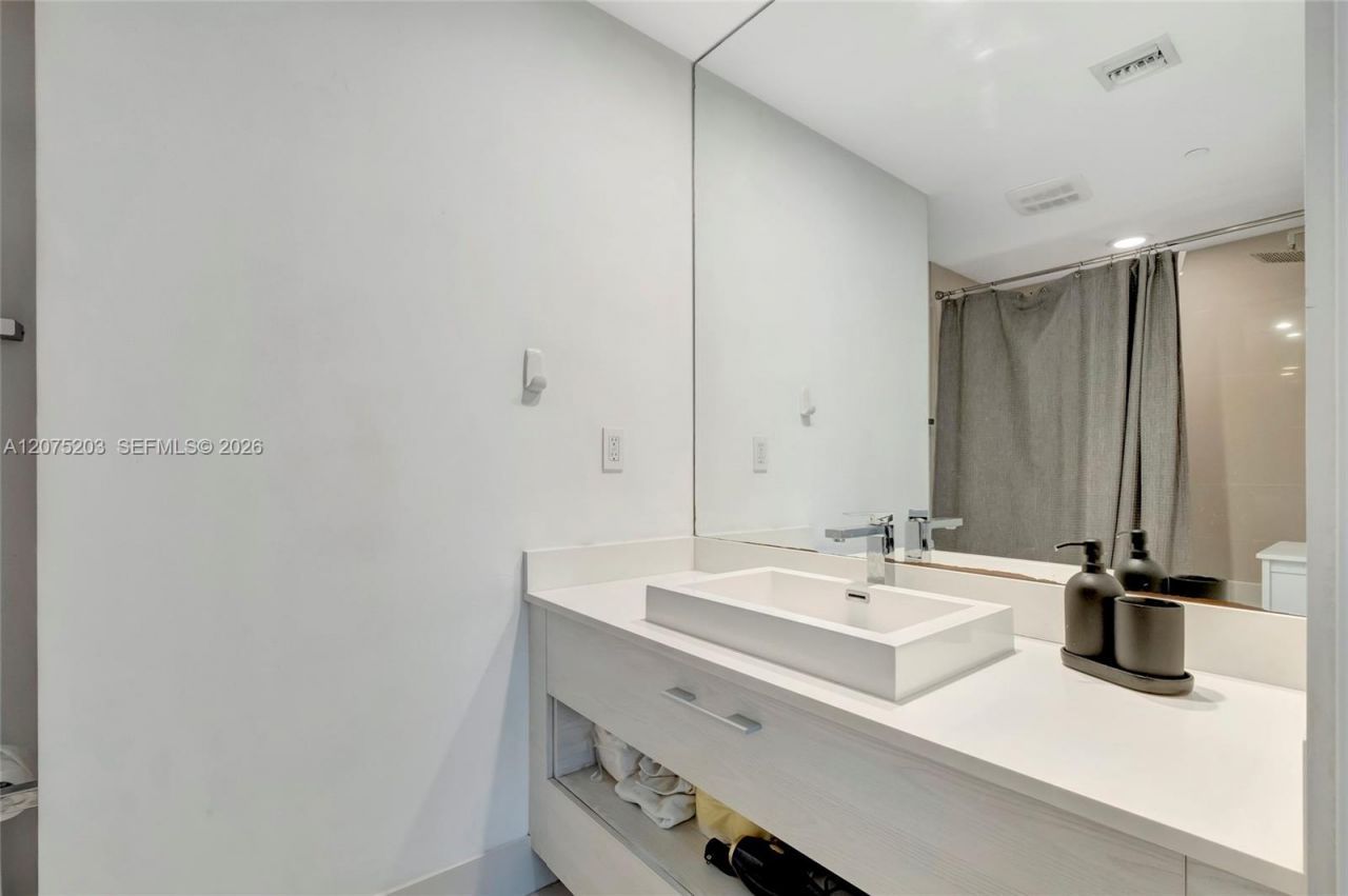 Please Call For Address, Unit 3509, Miami, FL 33130 Photo