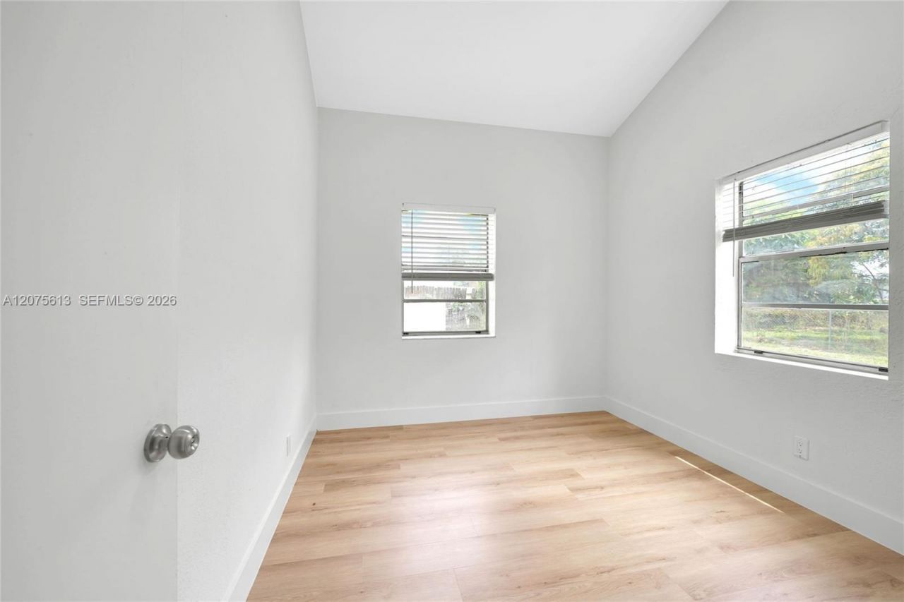 360 NW 179th Ter , Miami Gardens, FL 33169 Photo