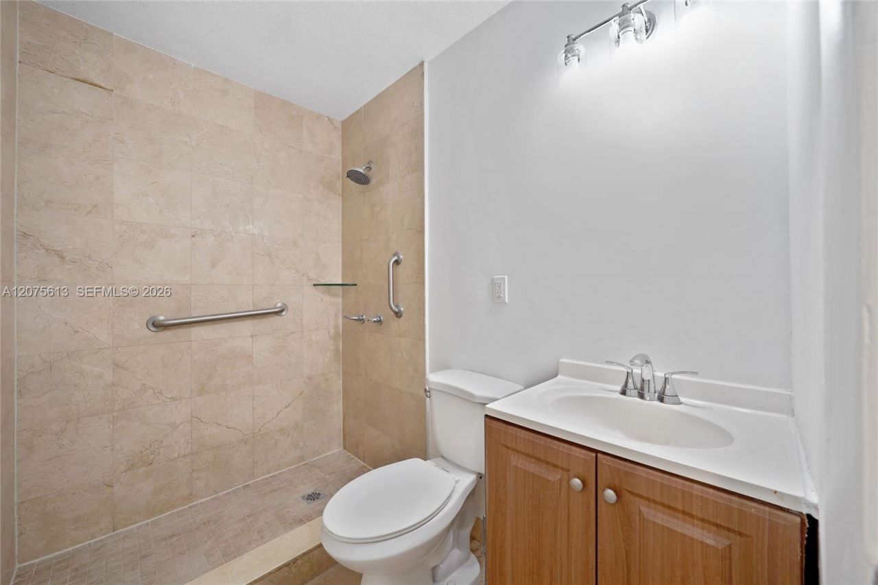 360 NW 179th Ter , Miami Gardens, FL 33169 Photo