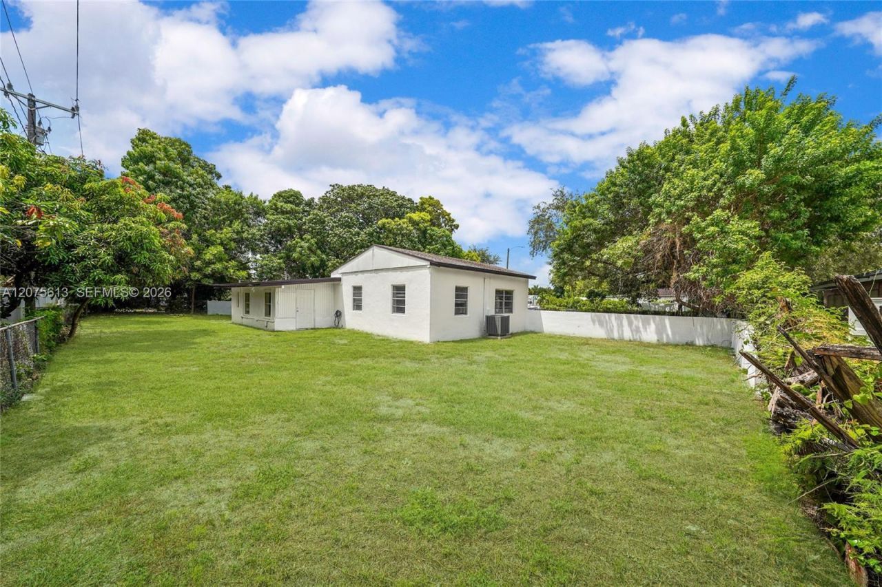 360 NW 179th Ter , Miami Gardens, FL 33169 Photo