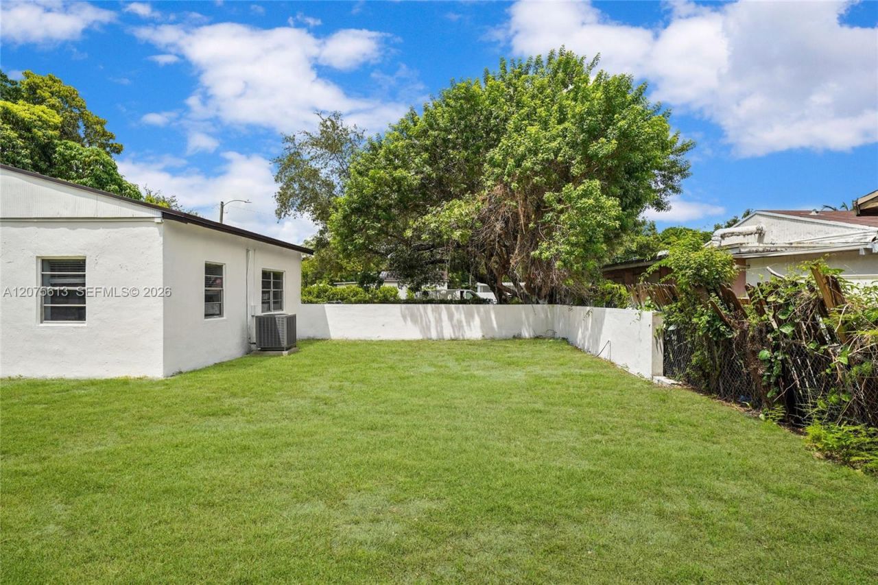 360 NW 179th Ter , Miami Gardens, FL 33169 Photo