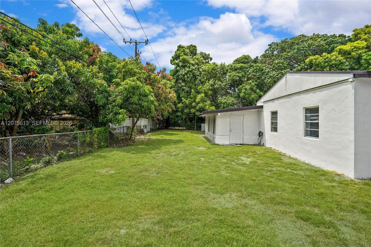 360 NW 179th Ter , Miami Gardens, FL 33169 Photo