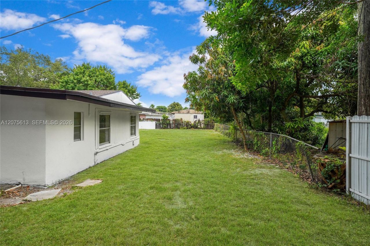 360 NW 179th Ter , Miami Gardens, FL 33169 Photo