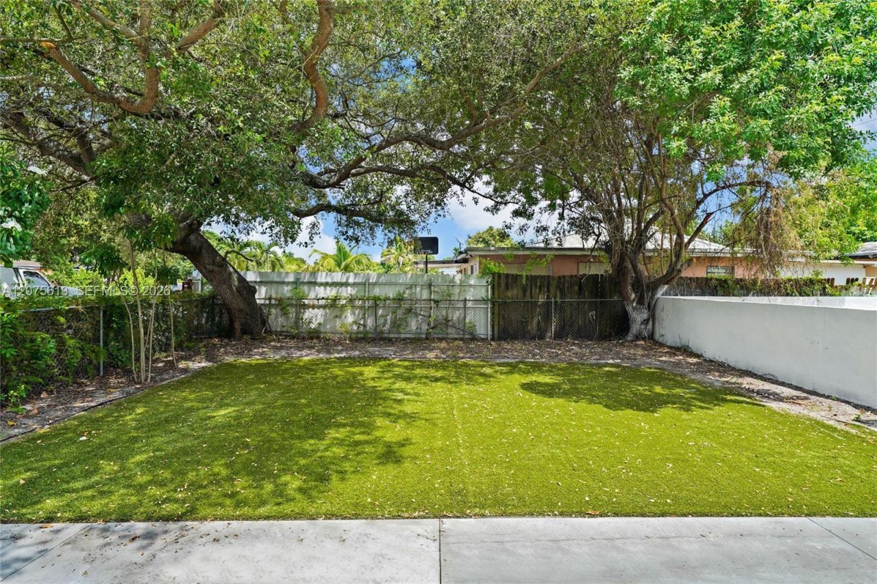 360 NW 179th Ter , Miami Gardens, FL 33169 Photo