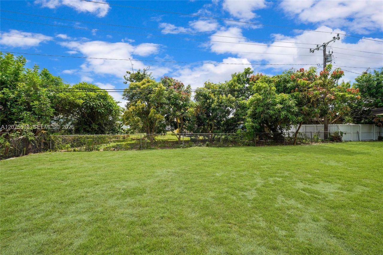 360 NW 179th Ter , Miami Gardens, FL 33169 Photo
