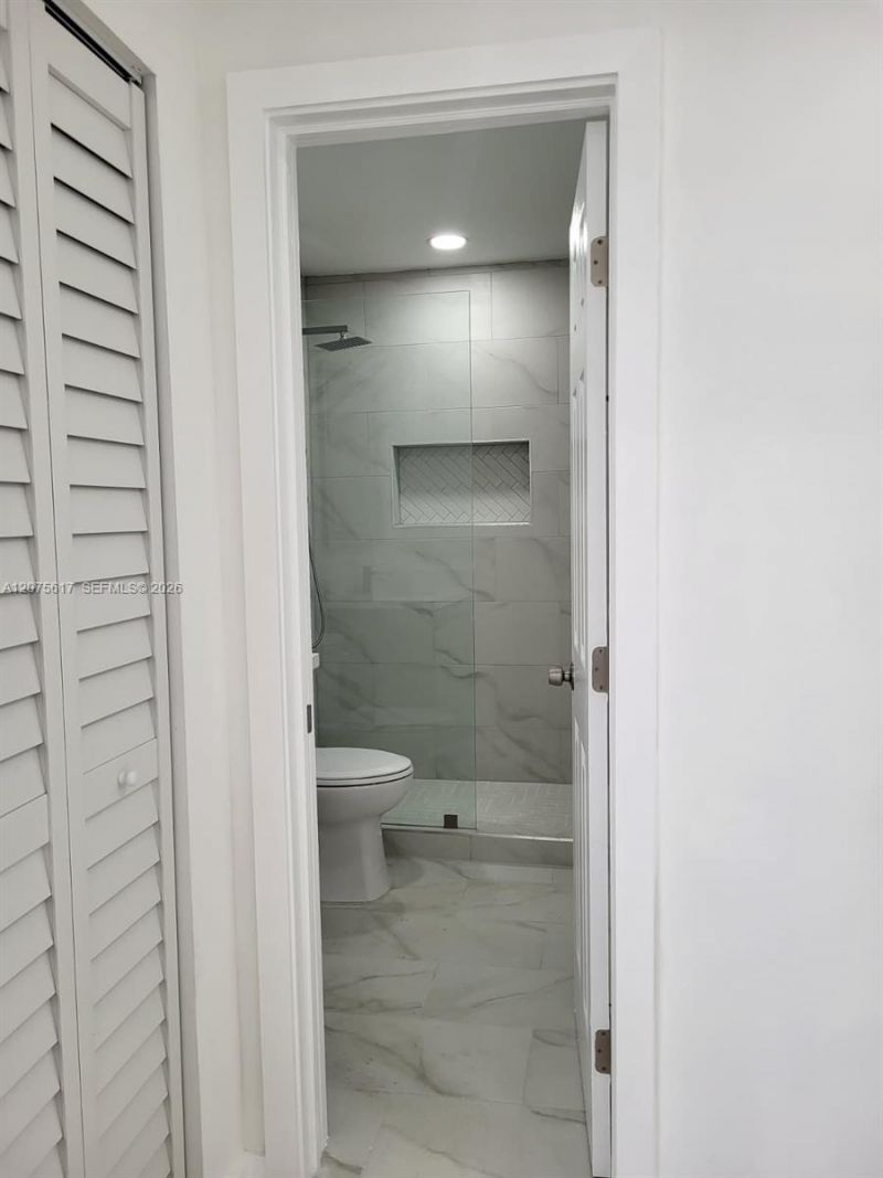 9226 SW 37th Street , Unit 9226, Miami, FL 33165 Photo