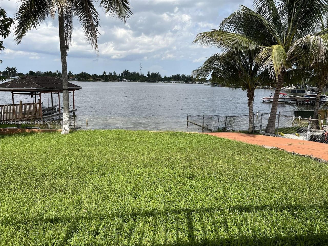 18105 NW 81st Ct , Hialeah, FL 33015 Photo
