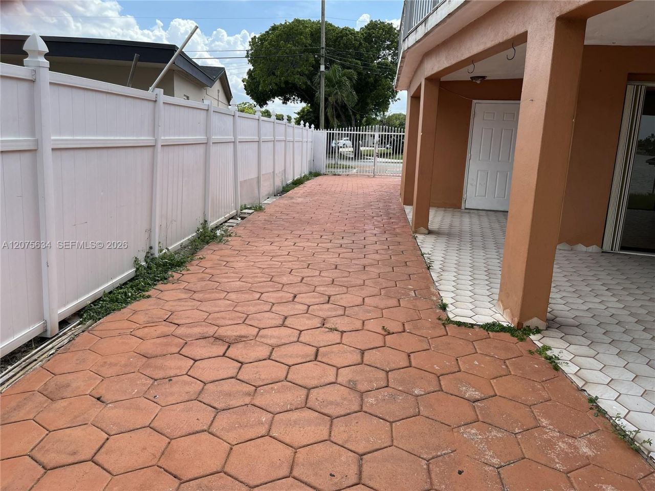 18105 NW 81st Ct , Hialeah, FL 33015 Photo