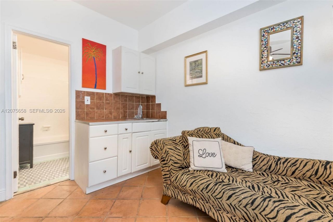 255 W 24th St , Unit 208, Miami Beach, FL 33140 Photo