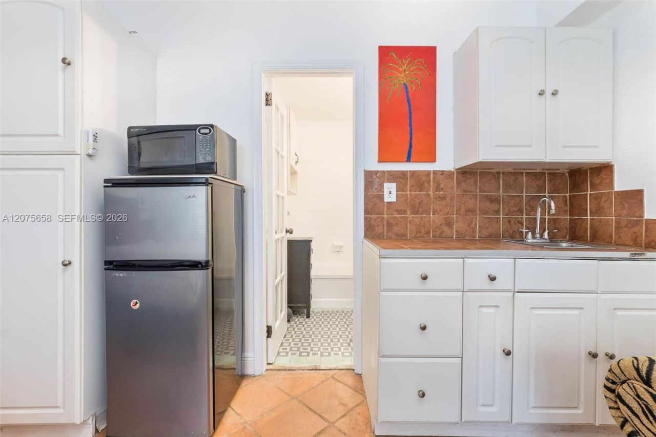 255 W 24th St , Unit 208, Miami Beach, FL 33140 Photo