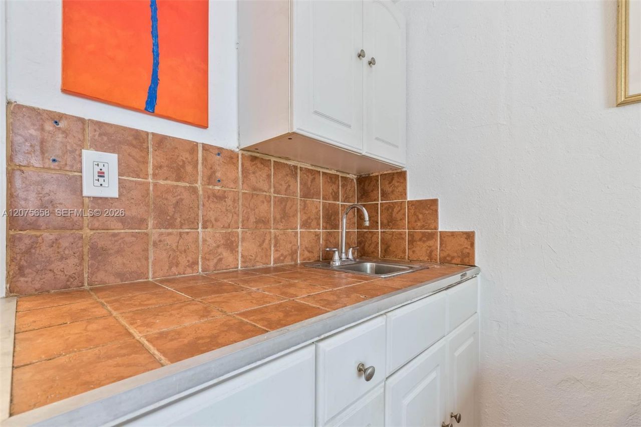 255 W 24th St , Unit 208, Miami Beach, FL 33140 Photo