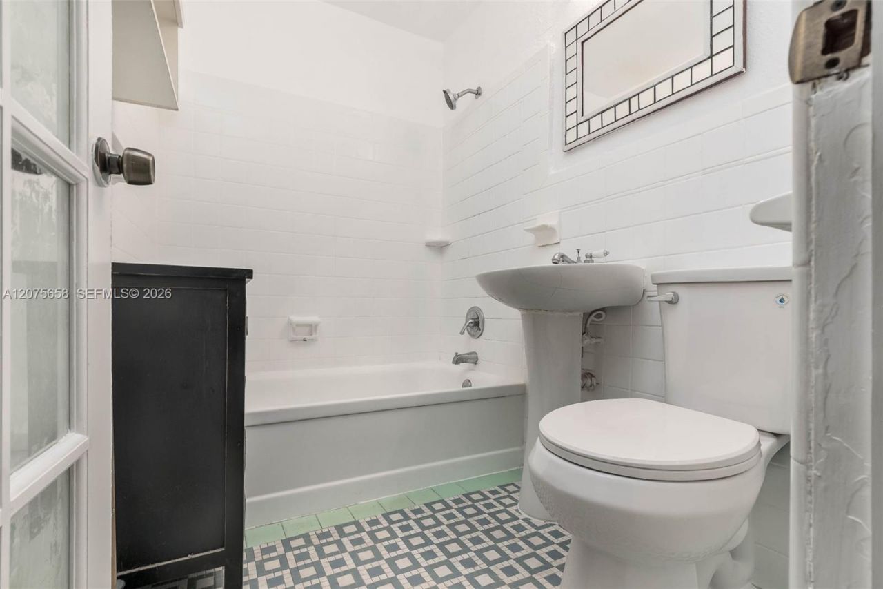255 W 24th St , Unit 208, Miami Beach, FL 33140 Photo