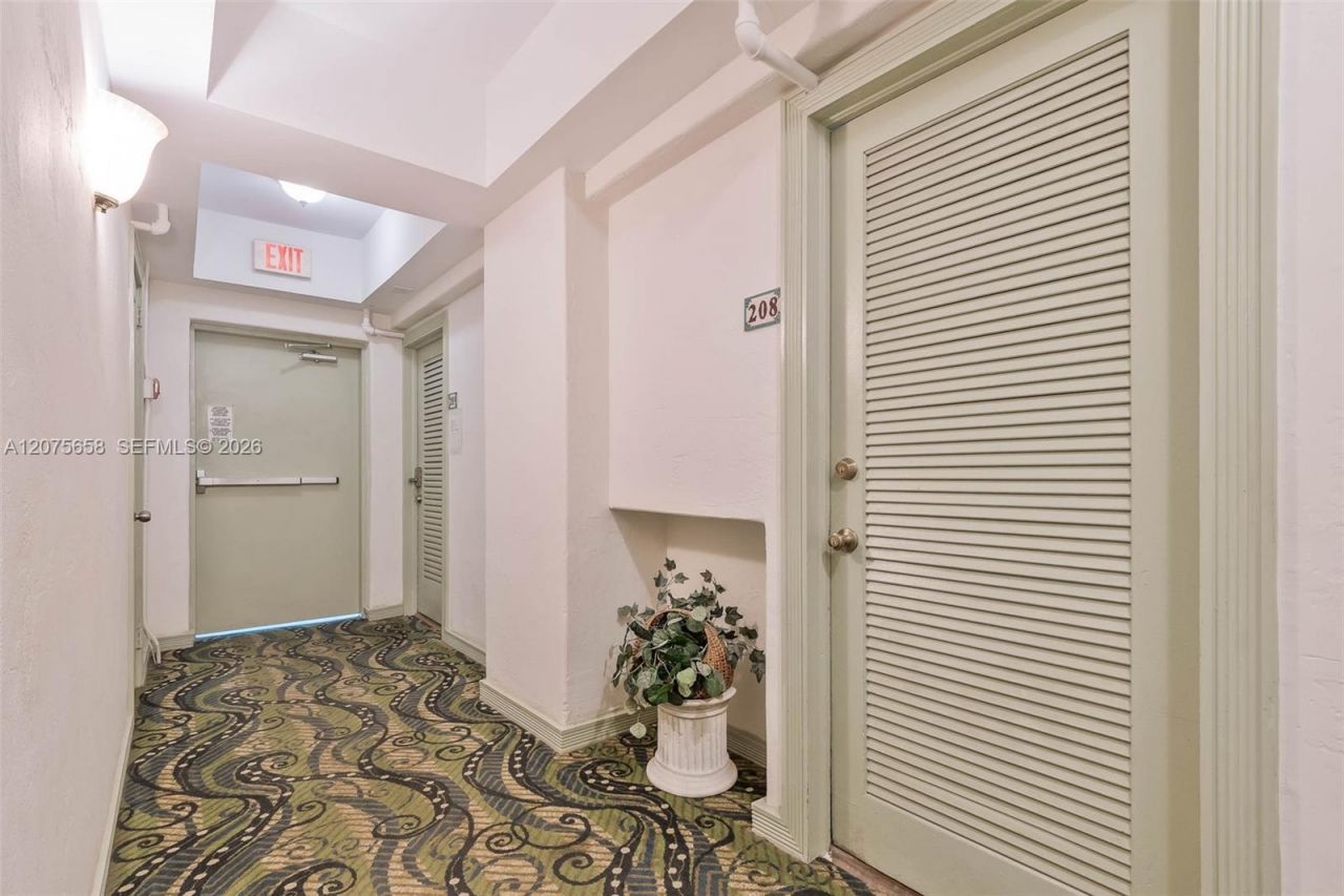 255 W 24th St , Unit 208, Miami Beach, FL 33140 Photo