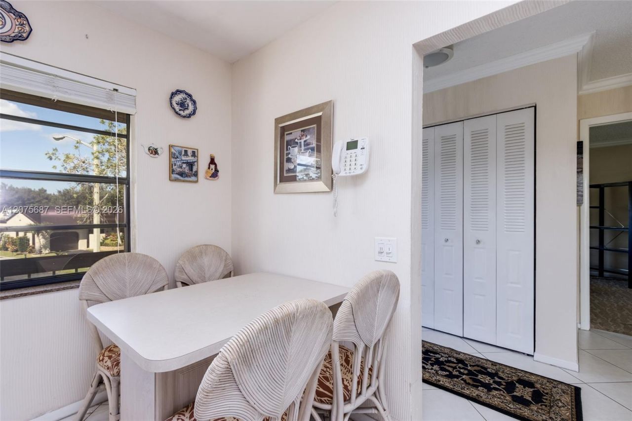 8566 Casa Del Lago , Unit H, Boca Raton, FL 33433 Photo