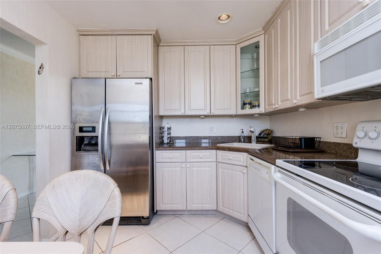 8566 Casa Del Lago , Unit H, Boca Raton, FL 33433 Photo