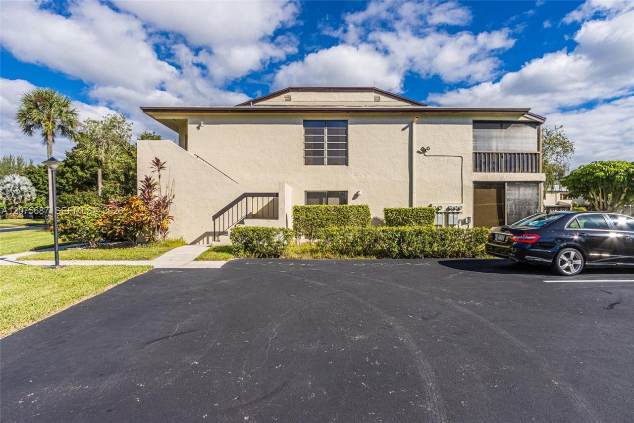 8566 Casa Del Lago , Unit H, Boca Raton, FL 33433 Photo