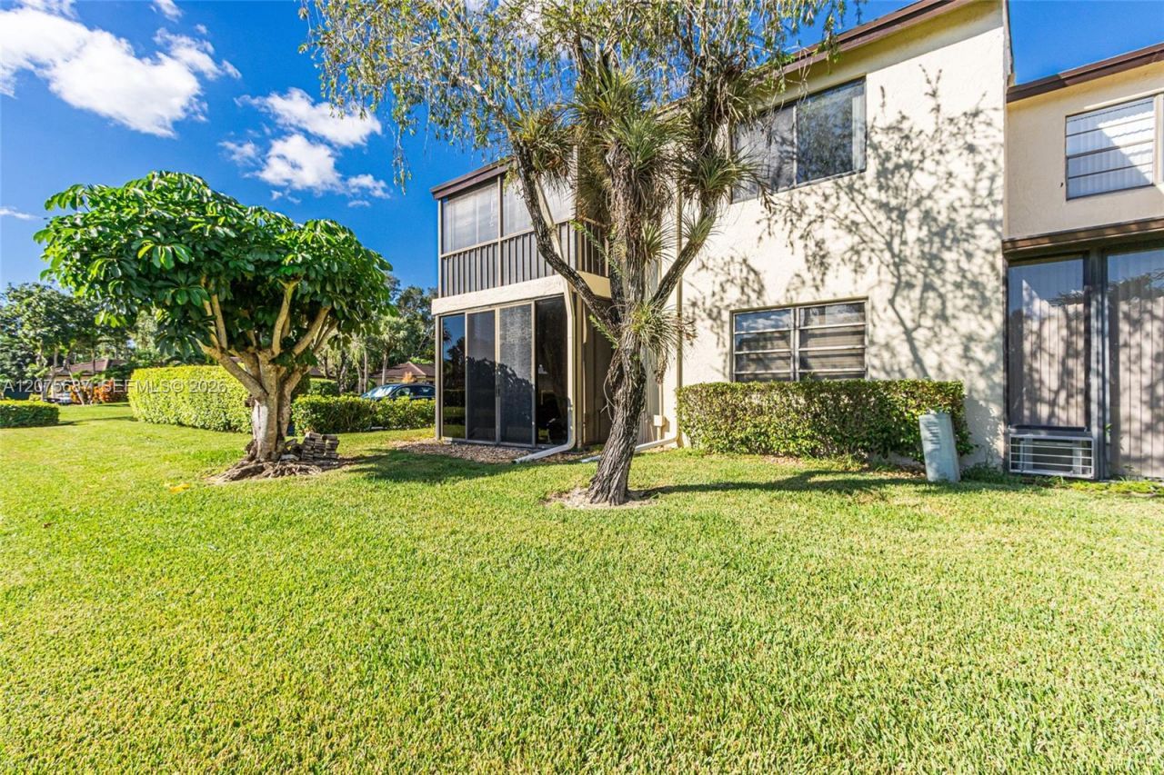 8566 Casa Del Lago , Unit H, Boca Raton, FL 33433 Photo
