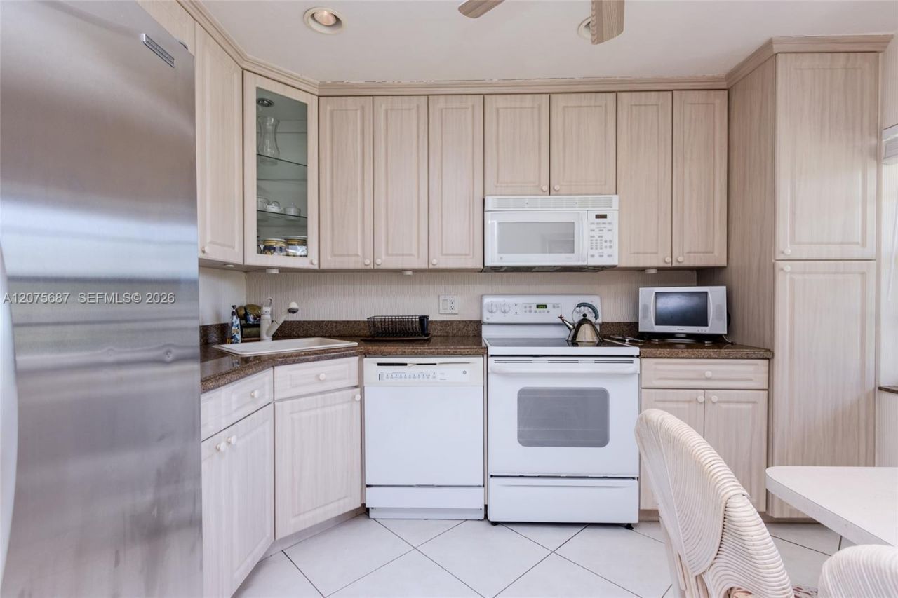 8566 Casa Del Lago , Unit H, Boca Raton, FL 33433 Photo