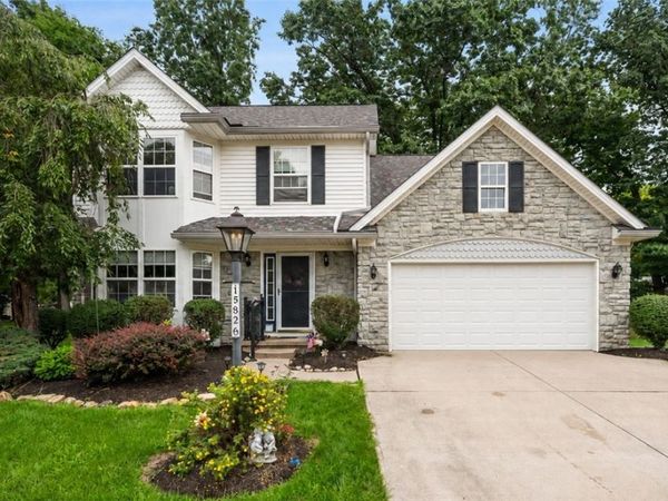 15826 Falmouth Oval , Middleburg Heights, OH 44130