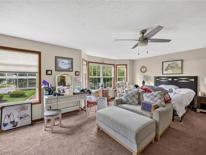 15826 Falmouth Oval, Middleburg Heights, OH 44130 Photo 11