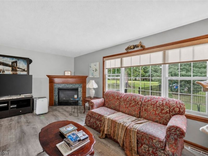 15826 Falmouth Oval, Middleburg Heights, OH 44130 Photo 2