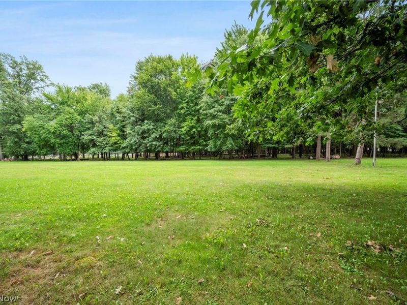 15826 Falmouth Oval, Middleburg Heights, OH 44130 Photo 22