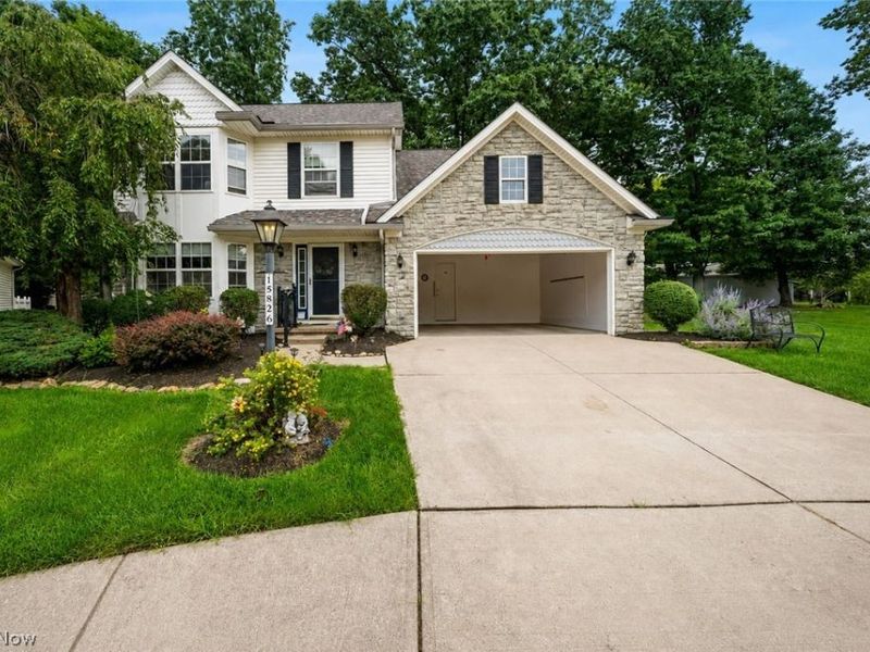 15826 Falmouth Oval, Middleburg Heights, OH 44130 Photo 23