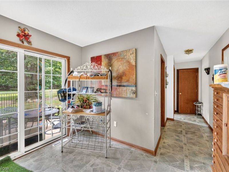 15826 Falmouth Oval, Middleburg Heights, OH 44130 Photo 6