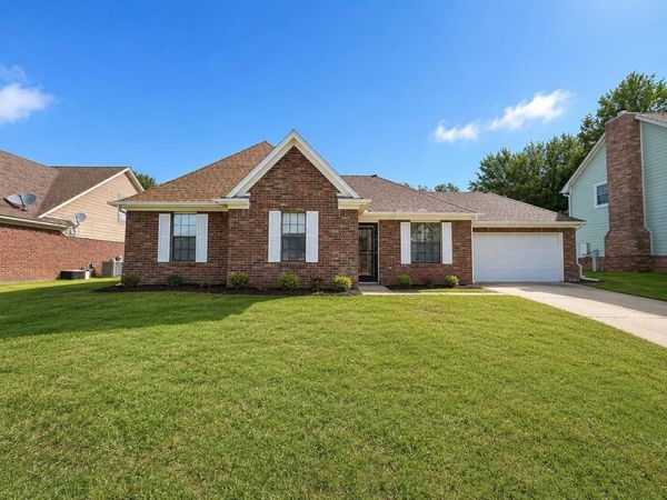 4566 BASSETT HALL DR, Memphis, TN 38125