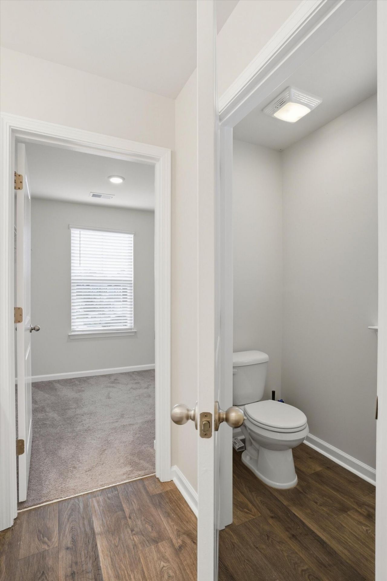 9773 Roseberry Street Photo 27