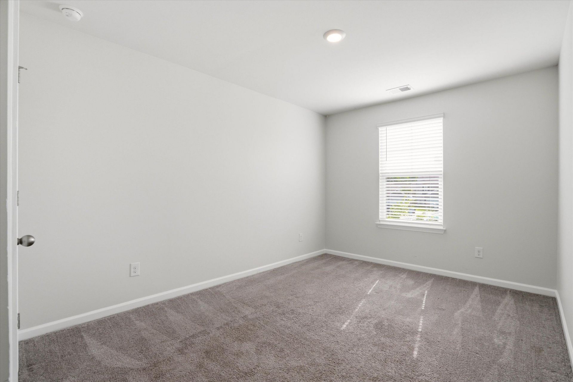 9773 Roseberry Street Photo 28