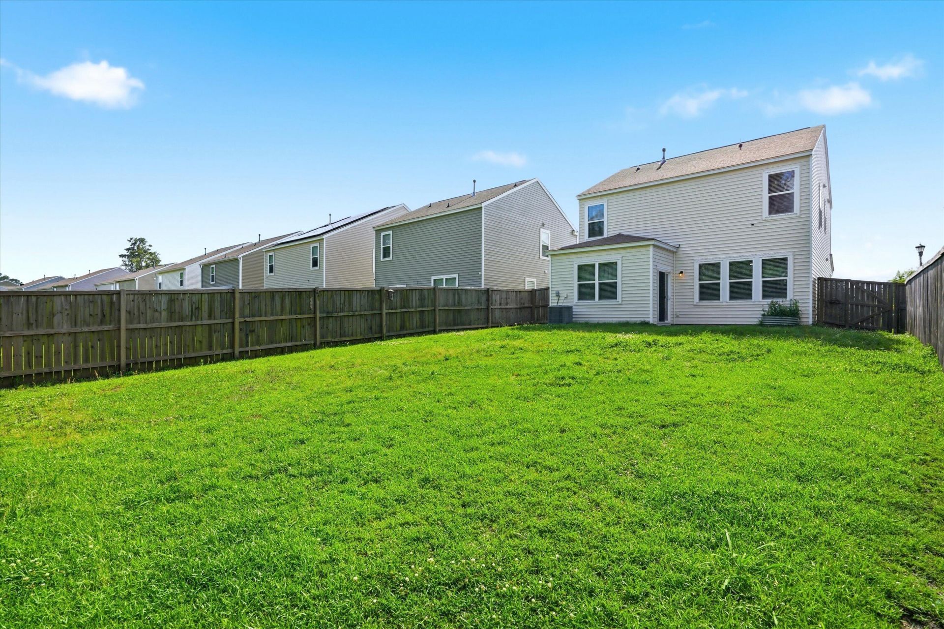 9773 Roseberry Street Photo 30